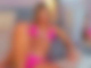 Live cam show with Aura-Powers - Bikini on CamClone