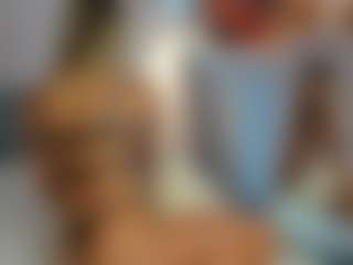 Live cam show with Aura-Powers - Green Eyes on Camsoda