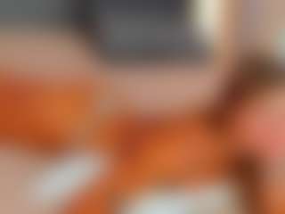 Live cam show with Aura-Powers - Spanks on Gym Cam Girls