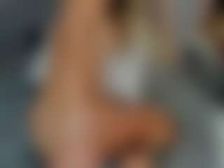 Aura-Powers's Live Sex Cam Show