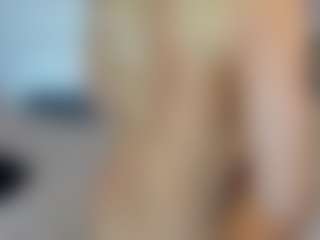 Live cam show with Aura-Powers - Camel Toe on Camsoda