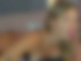 Live cam show with Aura-Powers - Bikini on Camsoda