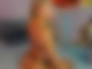 Live cam show with Aura-Powers - Smoking on xheatlive.com
