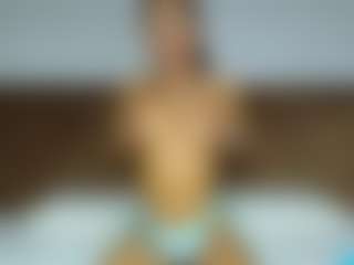 Live cam show with aylinhoney08 - Workout on parknlotfishbdy