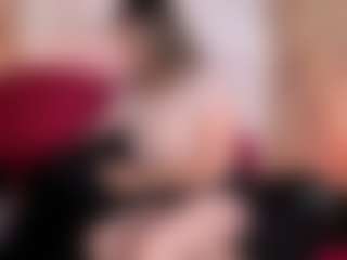 Isabella MILF webcam performer live streaming