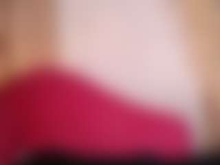 Live cam show with Isabella - Tease on Milfs Live
