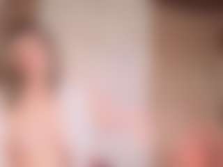 Isabella MILF webcam performer live streaming