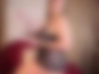 Isabella MILF webcam performer live streaming