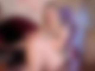 Live cam show with Isabella - Camel Toe on Porn Luv
