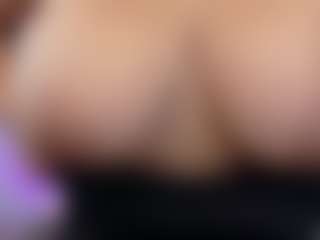 Melaanyluckk's Live Sex Cam Show