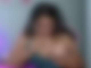 Melaanyluckk's Live Sex Cam Show