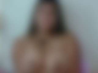 Melaanyluckk's Live Sex Cam Show