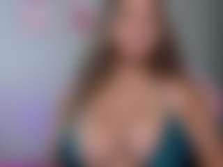 Melaanyluckk's Live Sex Cam Show