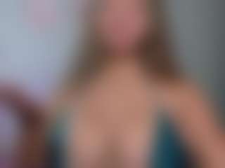 Melaanyluckk's Live Sex Cam Show