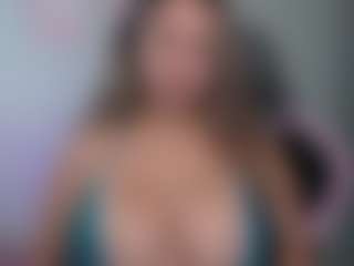 Melaanyluckk's Live Sex Cam Show