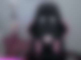 Melaanyluckk's Live Sex Cam Show