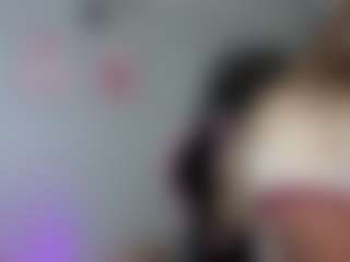 Melaanyluckk's Live Sex Cam Show