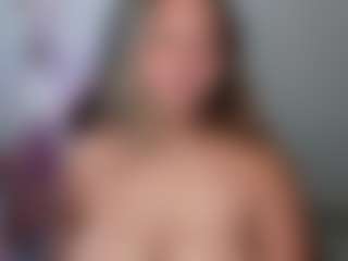 Melaanyluckk's Live Sex Cam Show