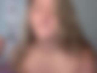 Melaanyluckk's Live Sex Cam Show