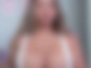 Melaanyluckk's Live Sex Cam Show