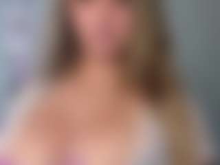 Live cam show with Melaanyluckk - White on Camsoda | colombia