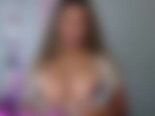 Melaanyluckk's Live Sex Cam Show