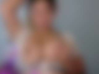 Melaanyluckk's Live Sex Cam Show