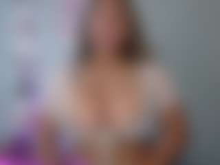 Melaanyluckk's Live Sex Cam Show