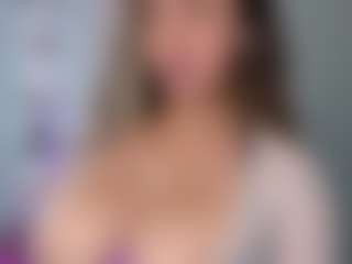 Melaanyluckk's Live Sex Cam Show