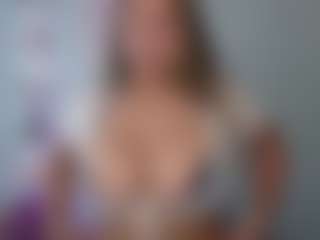 Melaanyluckk's Live Sex Cam Show