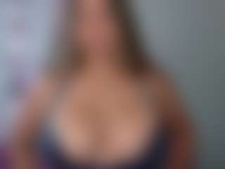 Melaanyluckk's Live Sex Cam Show