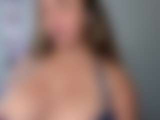 Melaanyluckk's Live Sex Cam Show