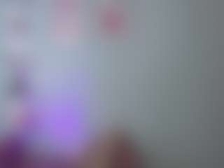 Melaanyluckk's Live Sex Cam Show