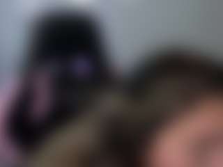 Melaanyluckk's Live Sex Cam Show