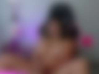 Melaanyluckk's Live Sex Cam Show