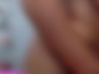 Melaanyluckk's Live Sex Cam Show