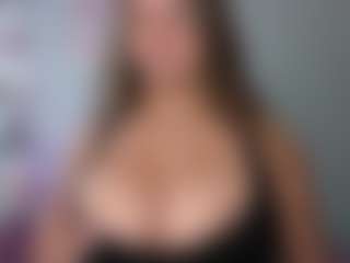 Melaanyluckk's Live Sex Cam Show