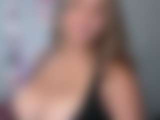 Melaanyluckk's Live Sex Cam Show