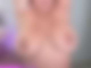 Melaanyluckk's Live Sex Cam Show