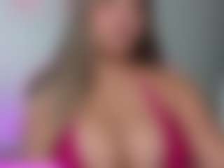 Melaanyluckk's Live Sex Cam Show