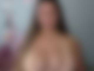 Melaanyluckk's Live Sex Cam Show