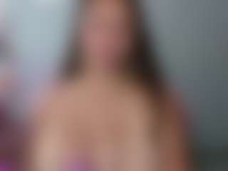 Melaanyluckk's Live Sex Cam Show