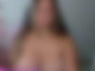 Melaanyluckk's Live Sex Cam Show