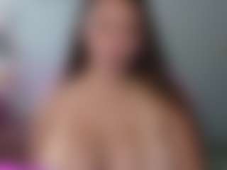 Melaanyluckk's Live Sex Cam Show