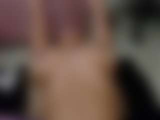 Melaanyluckk's Live Sex Cam Show