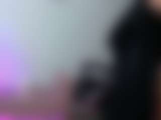 Live cam show with Melaanyluckk - Strip on slutload
