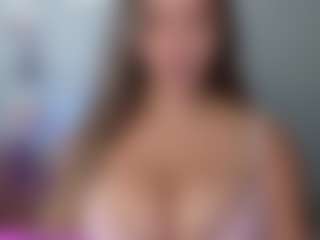 Live cam show with Melaanyluckk - White on madthumbs