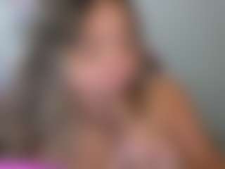 Melaanyluckk's Live Sex Cam Show