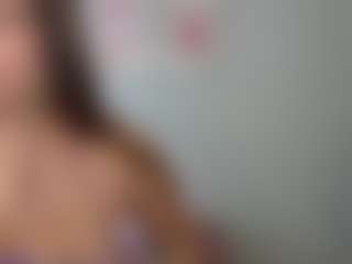 Melaanyluckk's Live Sex Cam Show