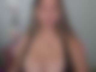 Melaanyluckk's Live Sex Cam Show